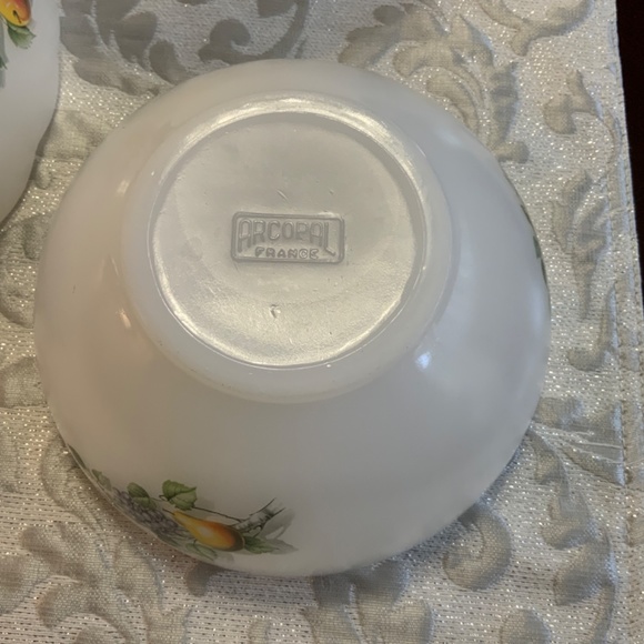 Vintage Nesting Bowls Arcopal France - Picture 4 of 4